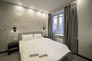Апартаменты Modern Apartments on Baseina near Arena City Киев Апартаменты с балконом-2