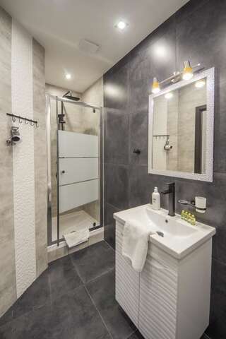 Апартаменты Modern Apartments on Baseina near Arena City Киев Улучшенные апартаменты-3